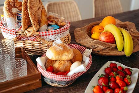 Panier de petit-déjeuner à Melianthos Villas à Sifnos
