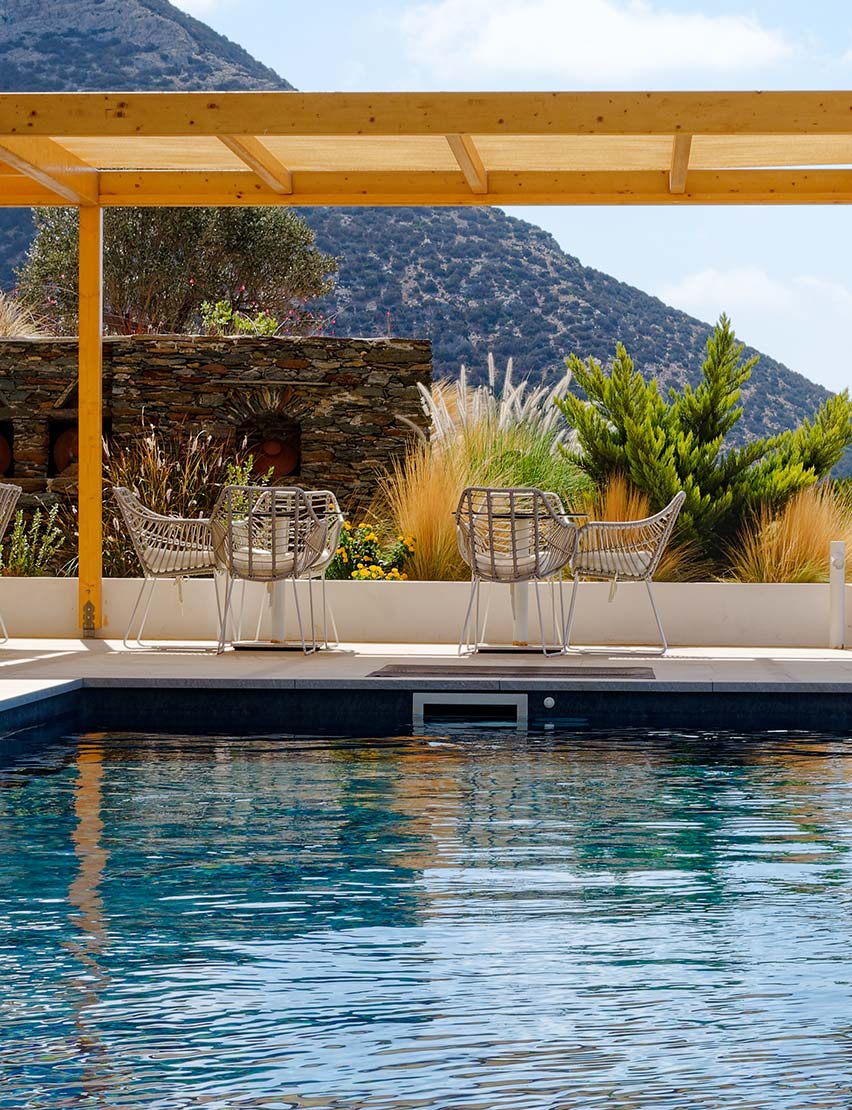 Εξωτερικοί χώροι του Melianthos Villas στη Σίφνο